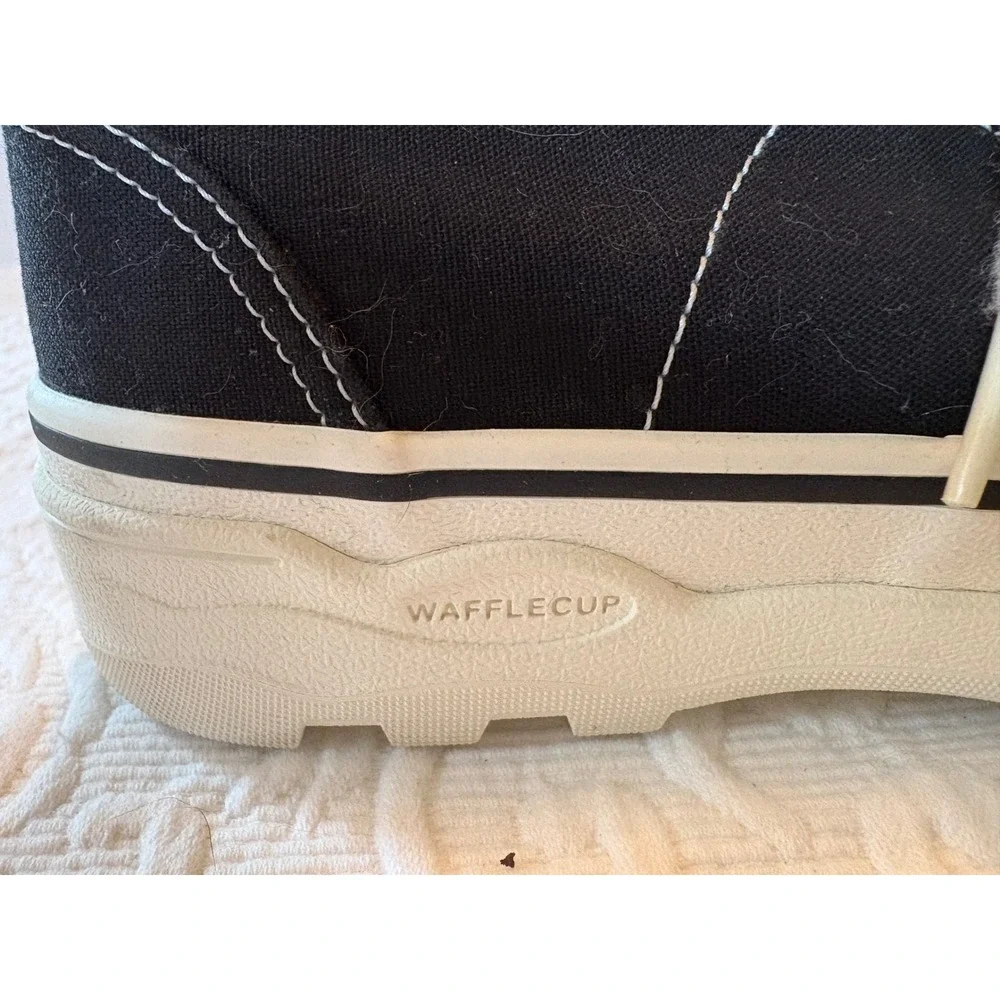 VANS Sentry WC‎ Black Canvas Chunky High Top Sneakers. Men 6, Women 7.5.
